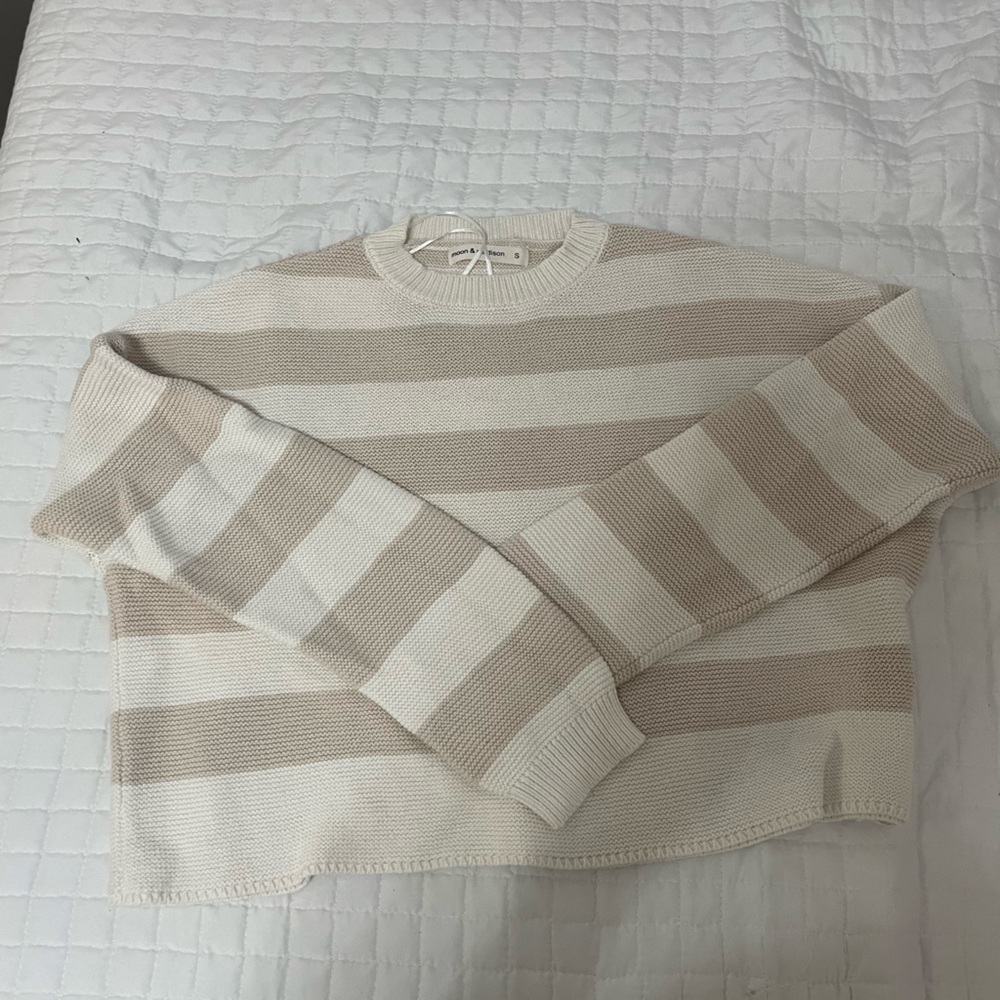 Moon & Madison Ribbed Knit Sweater in Cream and Beige